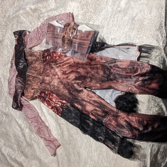 Queen of mean, descendants 3, (Audrey) kids costume set - Picture 4 of 5